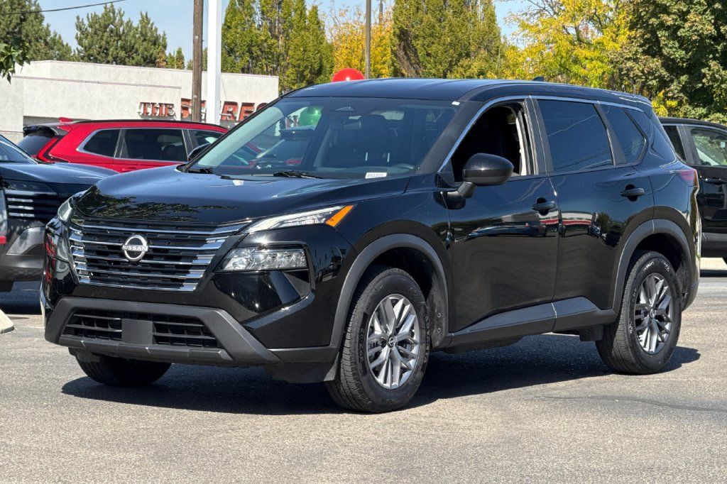 Used 2026 Nissan Rogue SV AWD/4WD image 11