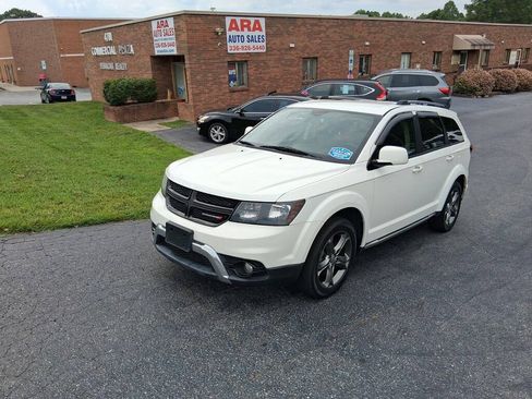 Used 2017 Dodge Journey Crossroad w/ Popular Equipment Group FWD image 1