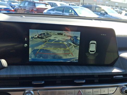 Used 2024 Kia Telluride EX w/ EX Captain's Chair Package image 23