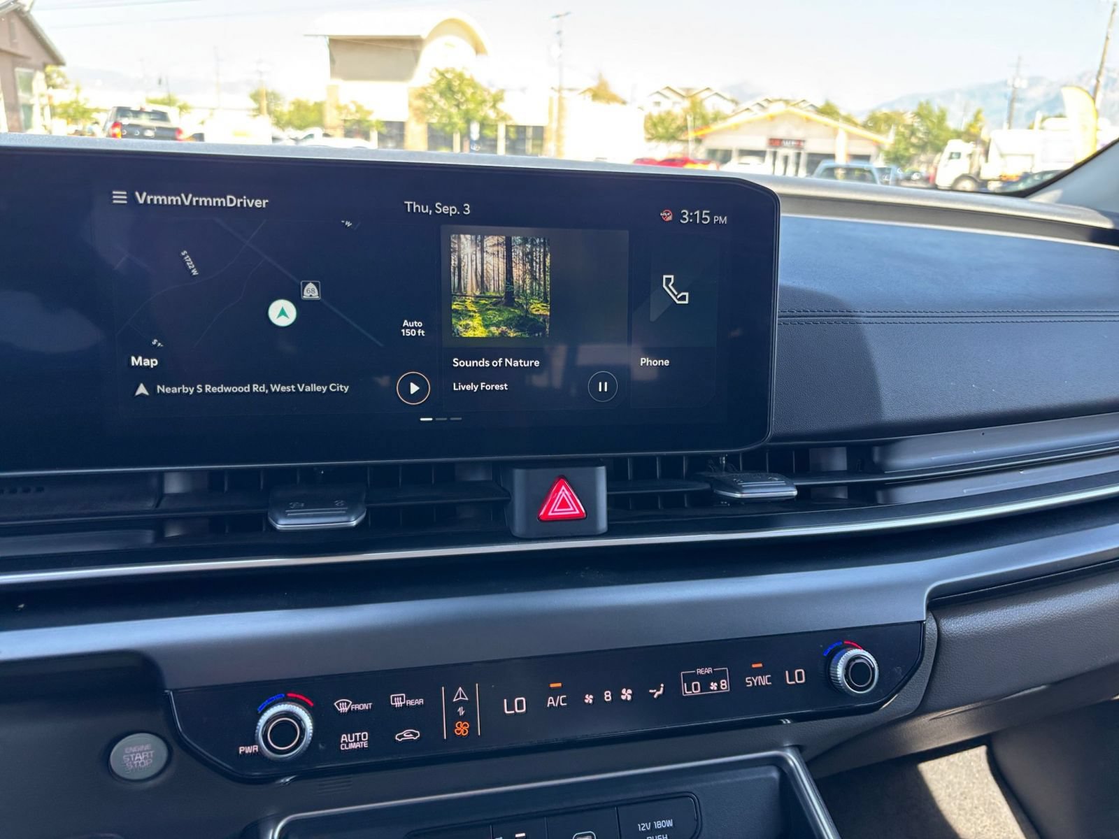 Used 2026 Kia Carnival FWD image 16