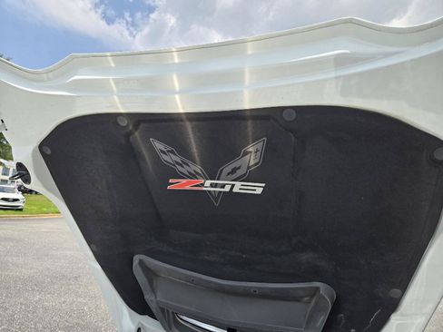 Used 2019 Chevrolet Corvette Z06 RWD image 16