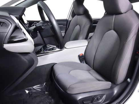 Used 2023 Toyota Camry LE image 28