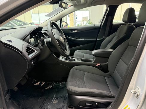 Used 2017 Chevrolet Cruze LT w/ LT Convenience Package FWD image 11