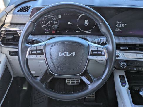 Used 2024 Kia Telluride SX w/ Towing Package image 21