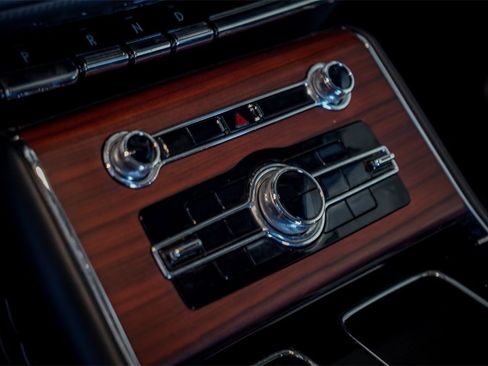 Used 2022 Lincoln Aviator Reserve w/ Equipment Group 201A image 10