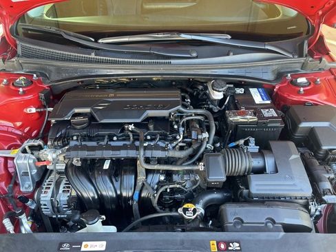 Used 2023 Hyundai Elantra Limited image 30