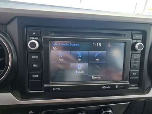 Used 2019 Toyota Tacoma SR5 AWD/4WD image 17