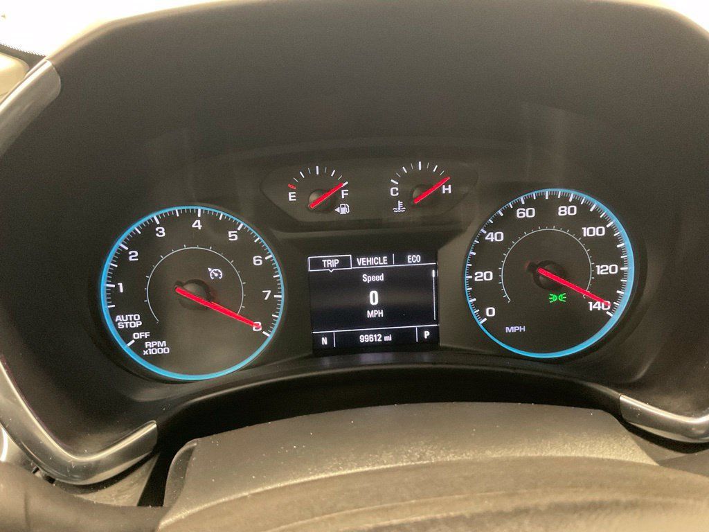 Used 2018 Chevrolet Equinox LT AWD/4WD image 2