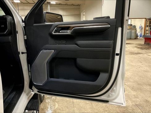 Used 2024 Chevrolet Silverado 1500 High Country w/ High Country Premium Package image 23