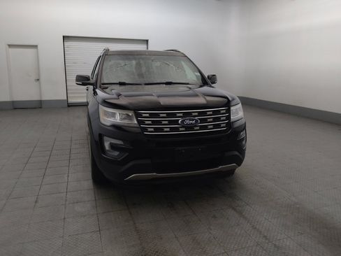 Used 2016 Ford Explorer XLT w/ Equipment Group 202A AWD/4WD image 14