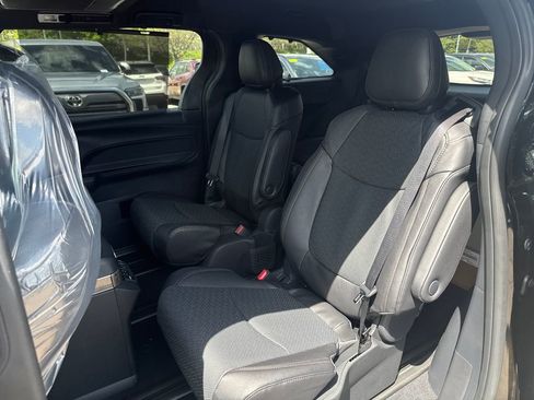 New 2026 Toyota Sienna Platinum AWD/4WD image 18