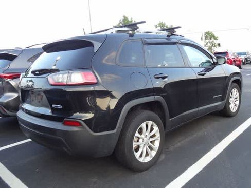 Used 2021 Jeep Cherokee Latitude w/ Mopar Interior Package FWD image 5