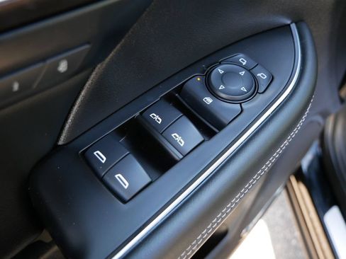 Used 2023 Buick Envision Avenir AWD/4WD image 21