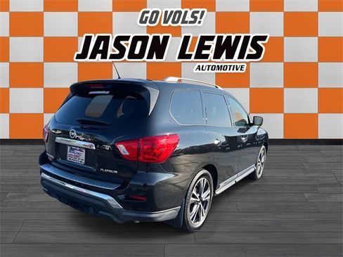 Used 2018 Nissan Pathfinder Platinum image 4