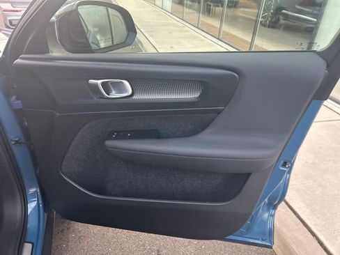 Certified 2025 Volvo XC40 B5 Plus AWD/4WD image 14
