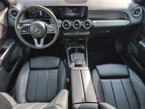 Used 2022 Mercedes-Benz GLB 250 image 28