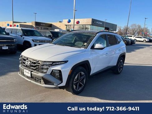 New 2025 Hyundai Tucson SEL image 1