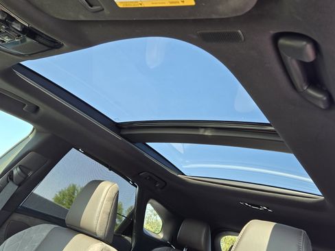 Used 2023 Lexus RX 350 w/ Cold Area Package image 33