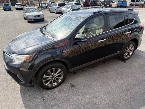 Used 2017 Toyota RAV4 Limited w/ Advanced Technology Package AWD/4WD image 16