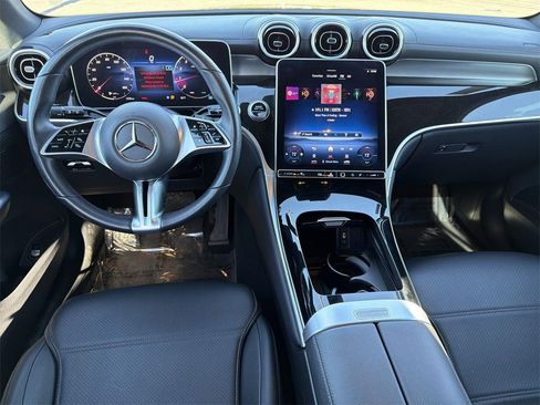 Used 2024 Mercedes-Benz GLC 300 image 6