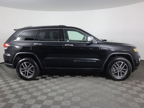 Used 2022 Jeep Grand Cherokee Limited image 17