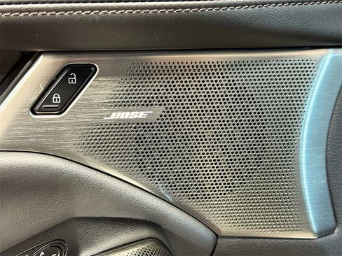 Used 2019 MAZDA MAZDA3 Hatchback w/ Preferred Package image 26