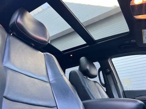 Used 2019 Jeep Grand Cherokee Limited w/ Luxury Group II image 19