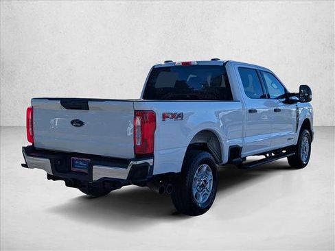 Used 2025 Ford F250 XLT w/ FX4 Off-Road Package image 5