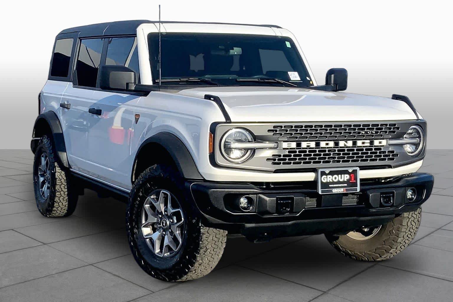 Used 2025 Ford Bronco Badlands AWD/4WD image 3