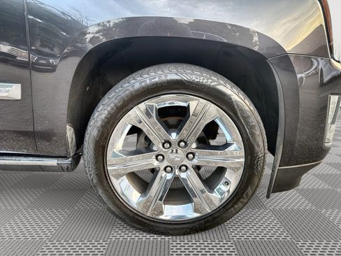 Used 2016 Cadillac Escalade ESV Platinum AWD/4WD image 30