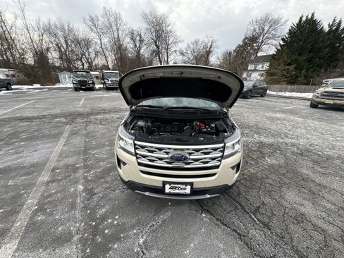Used 2018 Ford Explorer XLT w/ Equipment Group 202A image 31