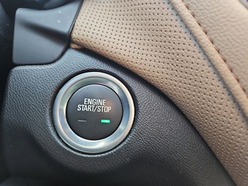 Used 2023 Chevrolet Equinox Premier image 28