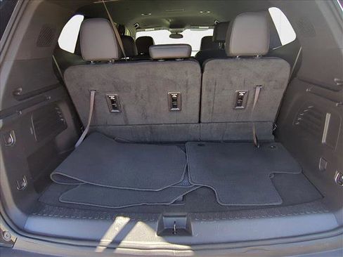 Used 2024 GMC Acadia Elevation image 8