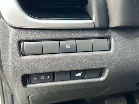 Used 2022 Nissan Rogue SL w/ SL Premium Package image 23