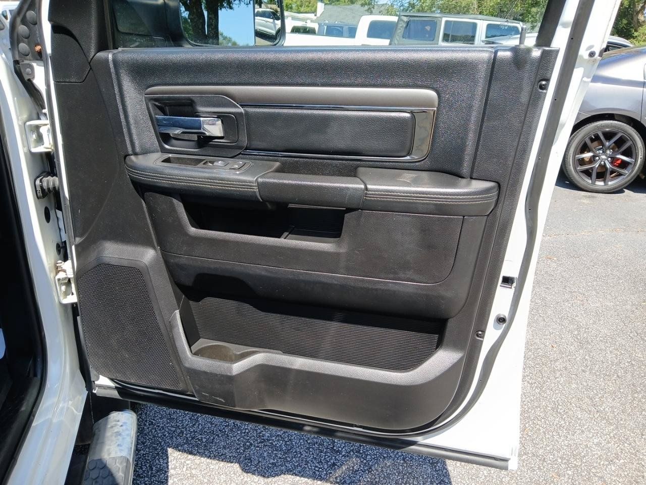 Used 2014 RAM 1500 Sport RWD image 14