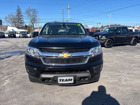 Used 2019 Chevrolet Colorado W/T image 2