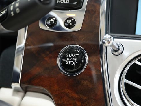 Used 2017 Rolls-Royce Ghost RWD image 49