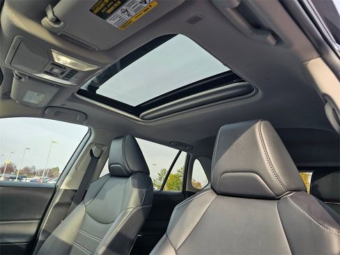 Used 2024 Toyota RAV4 XLE Premium image 29