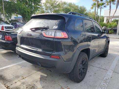 Used 2022 Jeep Cherokee Latitude image 3