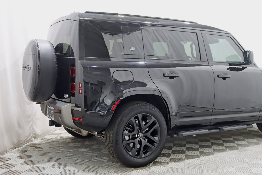 Used 2021 Land Rover Defender 110 X-Dynamic HSE AWD/4WD image 9