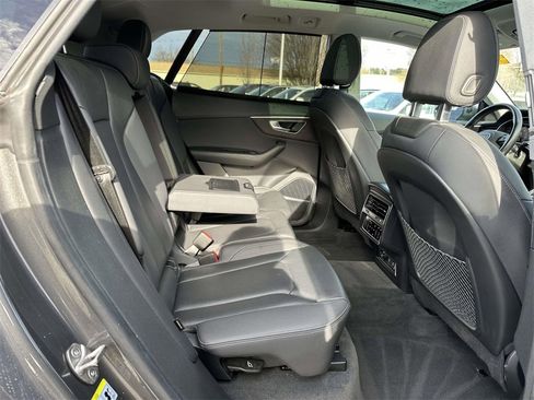 Used 2022 Audi Q8 Prestige image 13