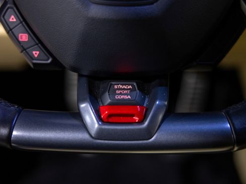 Used 2016 Lamborghini Huracan LP 610-4 image 37