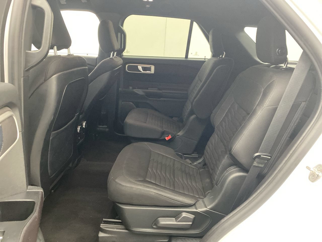 Used 2020 Ford Explorer XLT w/ Class III Trailer Tow Package AWD/4WD image 23