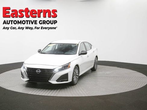 Used 2025 Nissan Altima 2.5 SV FWD image 55