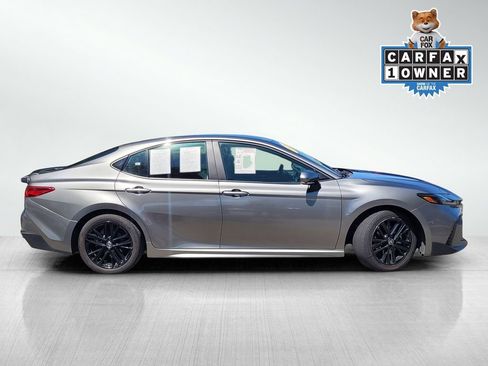 Used 2025 Toyota Camry SE FWD image 3