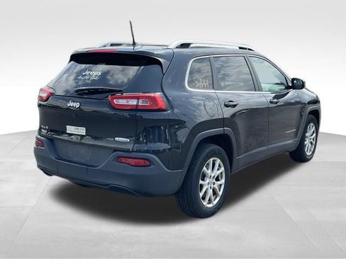 Used 2016 Jeep Cherokee Latitude w/ Cold Weather Group AWD/4WD image 6