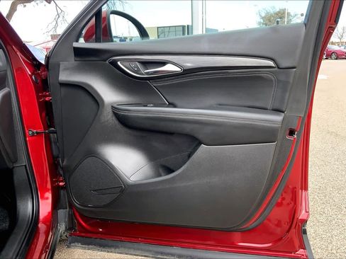 Used 2023 Buick Envision Essence image 23