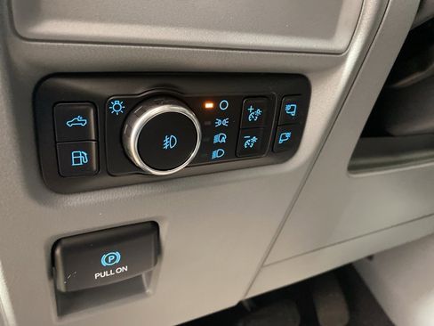 Used 2025 Ford F150 XLT w/ Equipment Group 302A MID image 29