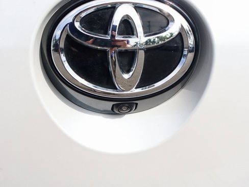 Used 2025 Toyota Corolla SE image 47