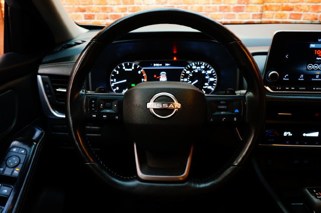 Certified 2025 Nissan Rogue SV AWD/4WD image 11